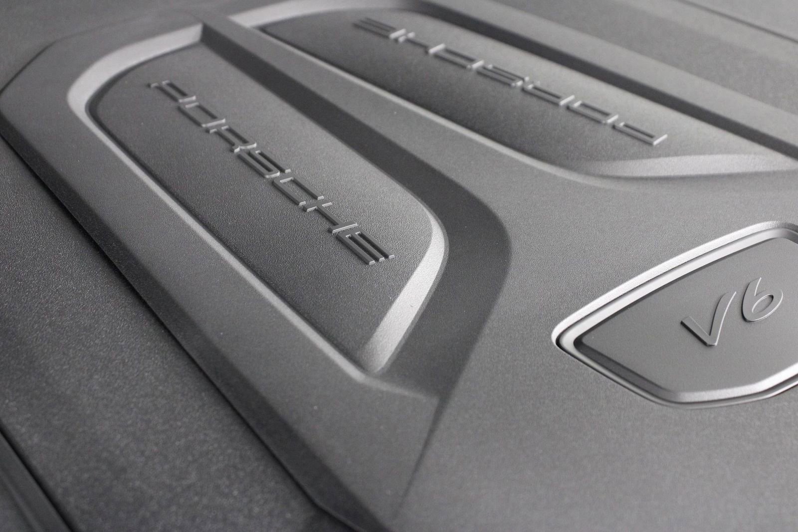 Certified 2025 Porsche Cayenne E-Hybrid Coupe image 27