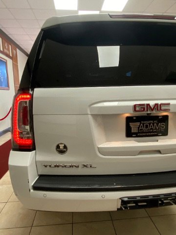 Used 2020 GMC Yukon XL SLT w/ Open Road Package AWD/4WD image 11