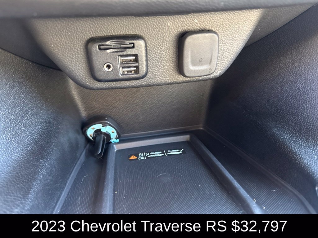 Used 2023 Chevrolet Traverse RS w/ LPO, Floor Liner Package AWD/4WD image 34
