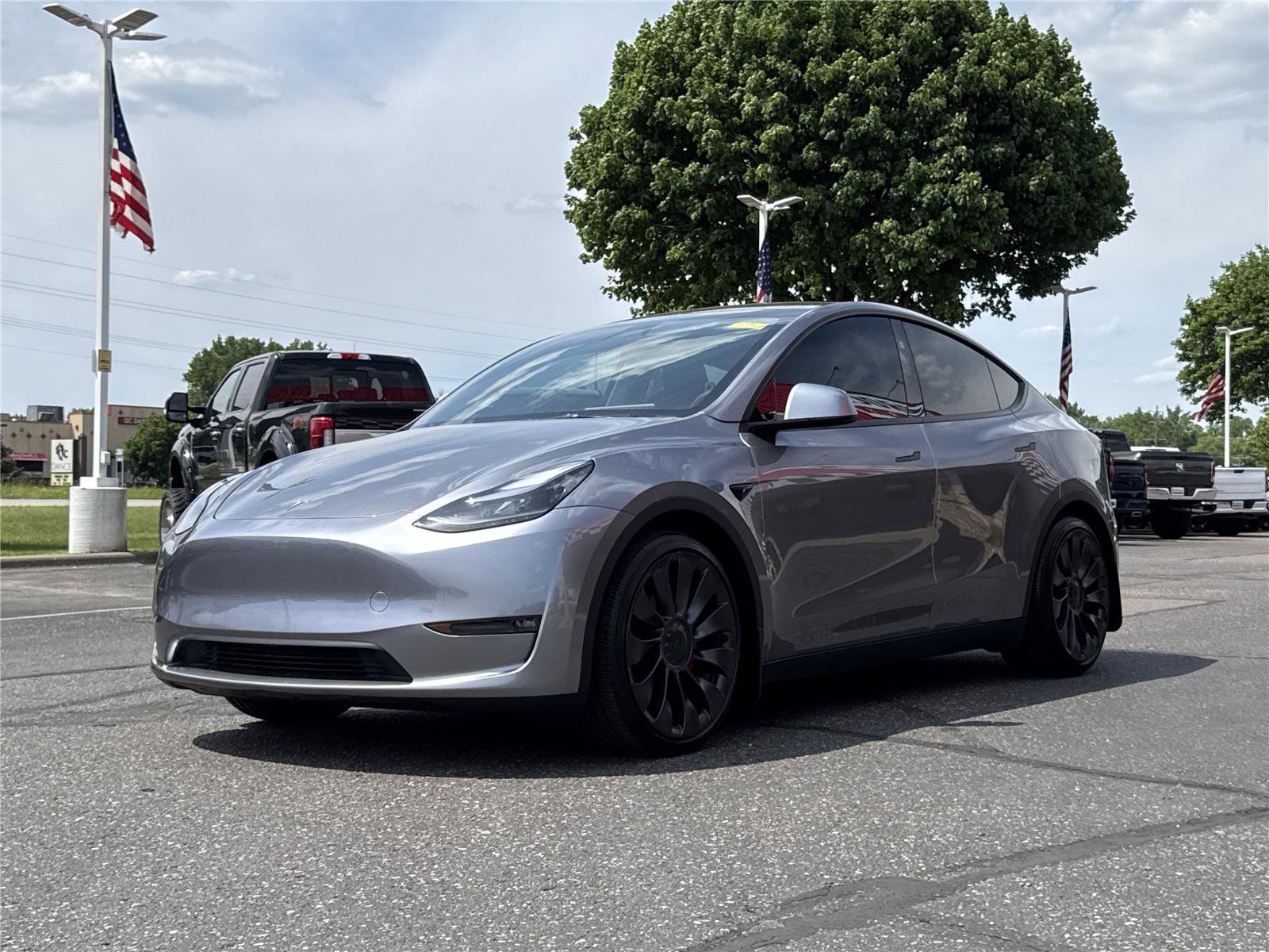 Used 2025 Tesla Model Y Performance AWD/4WD image 3