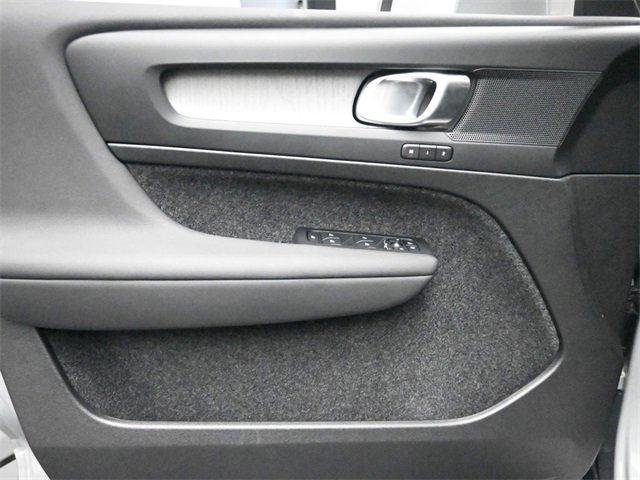 Used 2025 Volvo XC40 B5 Core image 20