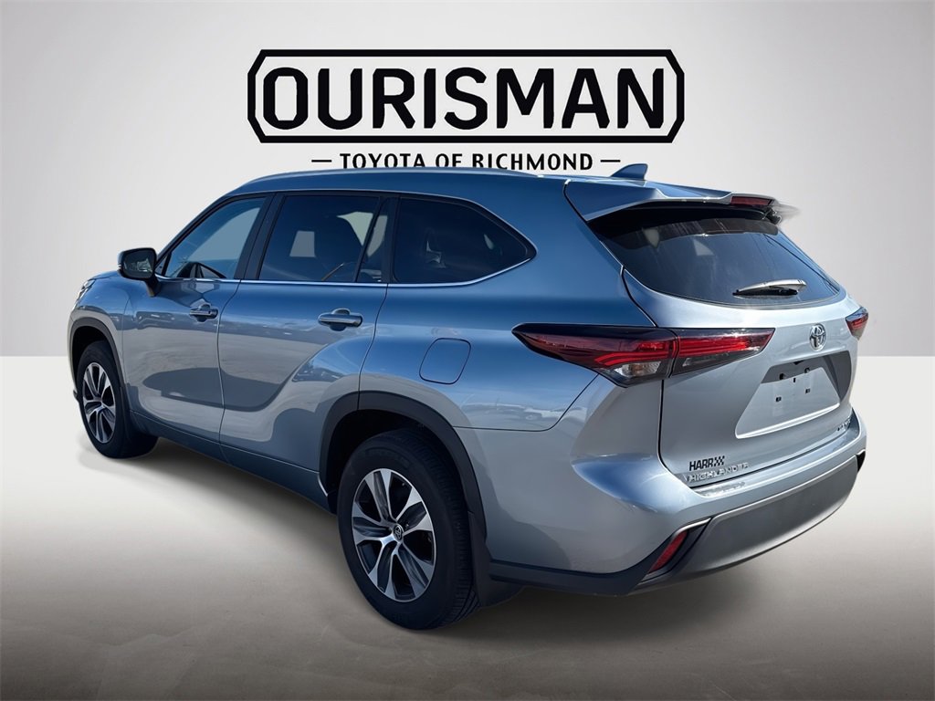 Certified 2024 Toyota Highlander XLE image 5
