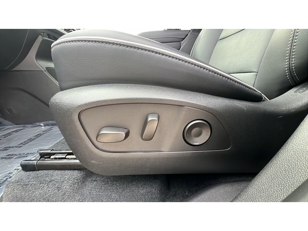 Certified 2025 Buick Enclave Preferred image 25