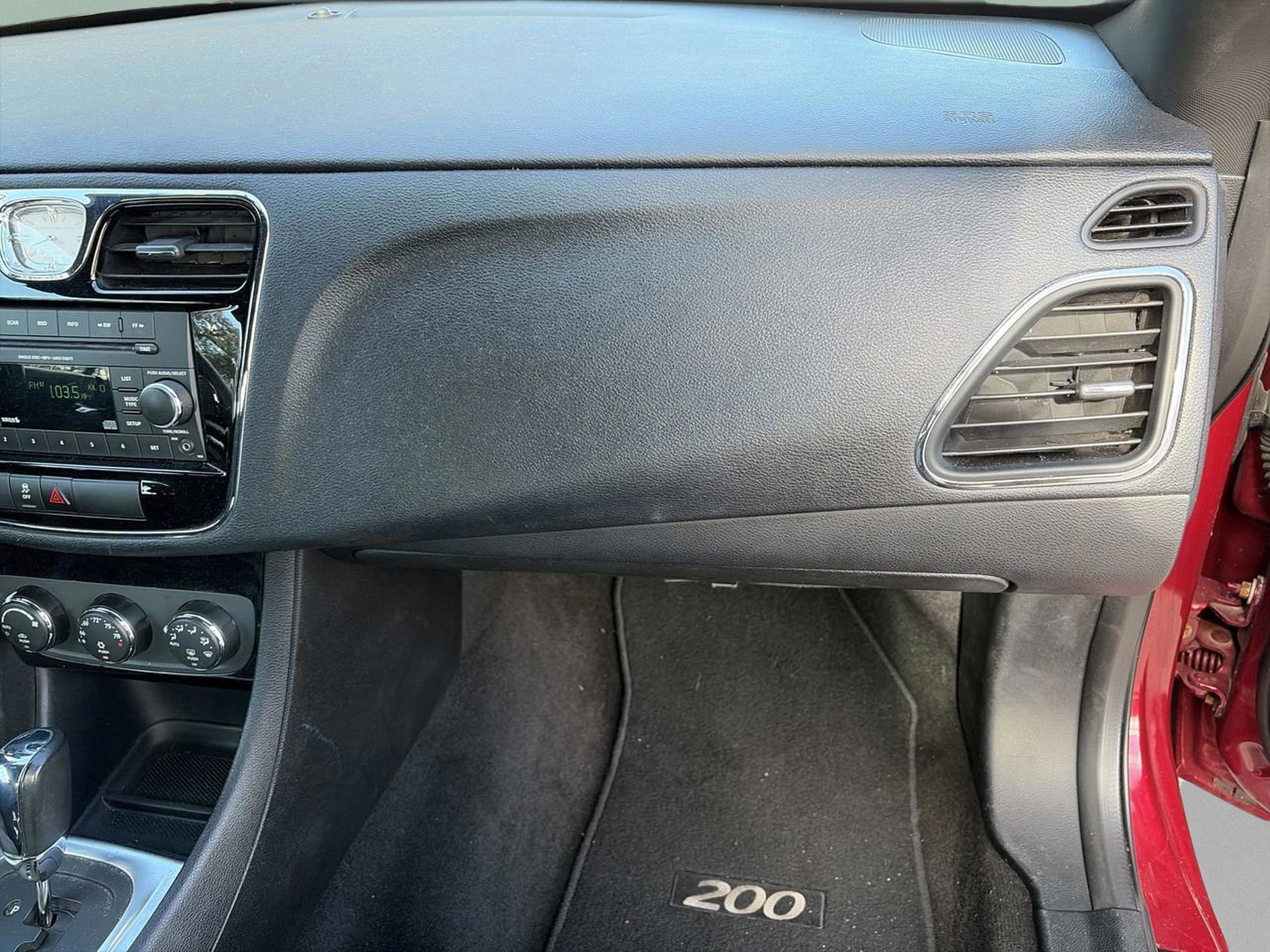 Used 2012 Chrysler 200 Touring image 21