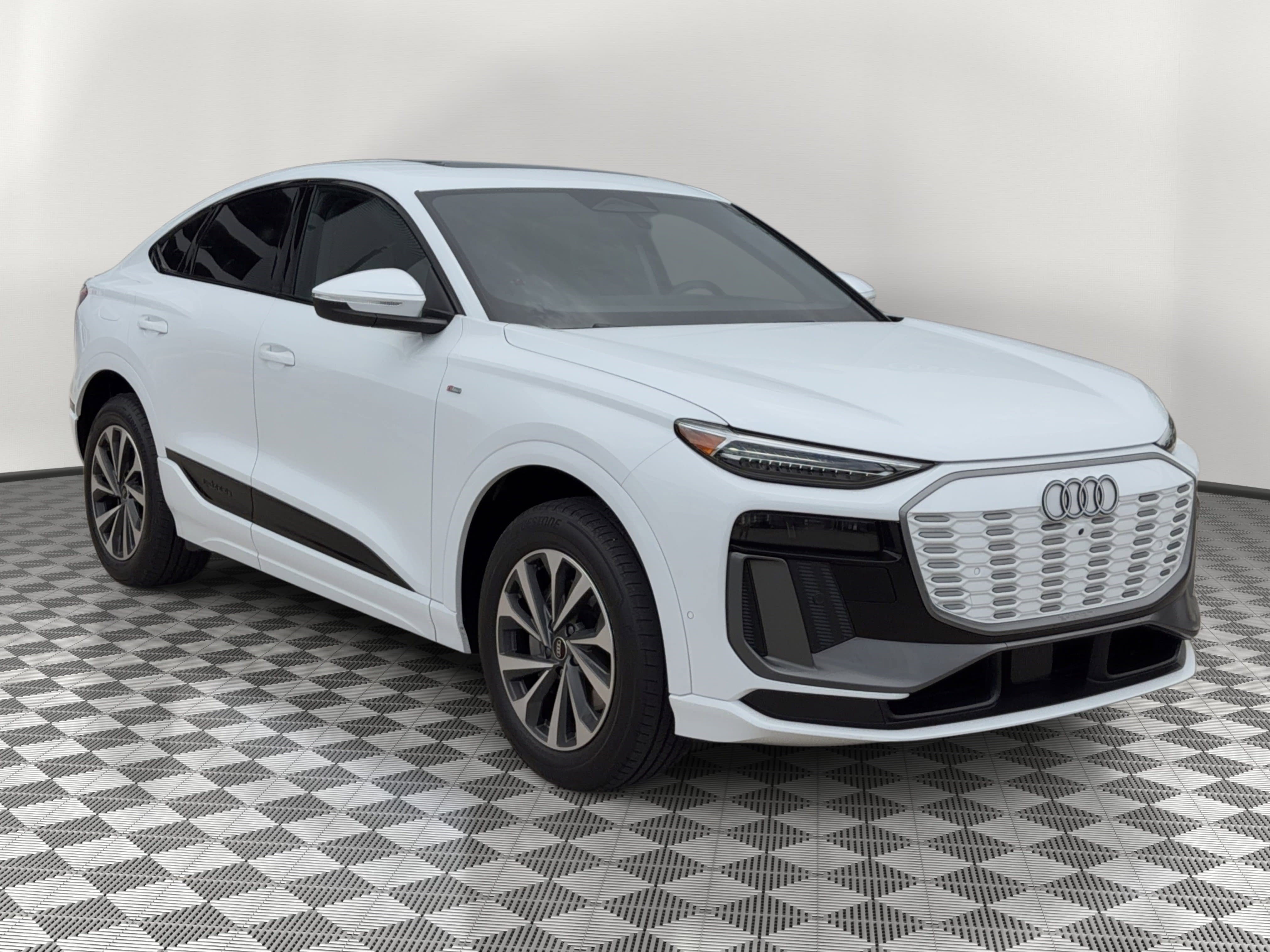 Used 2025 Audi Q6 e-tron Premium Plus w/ Premium Plus image 7