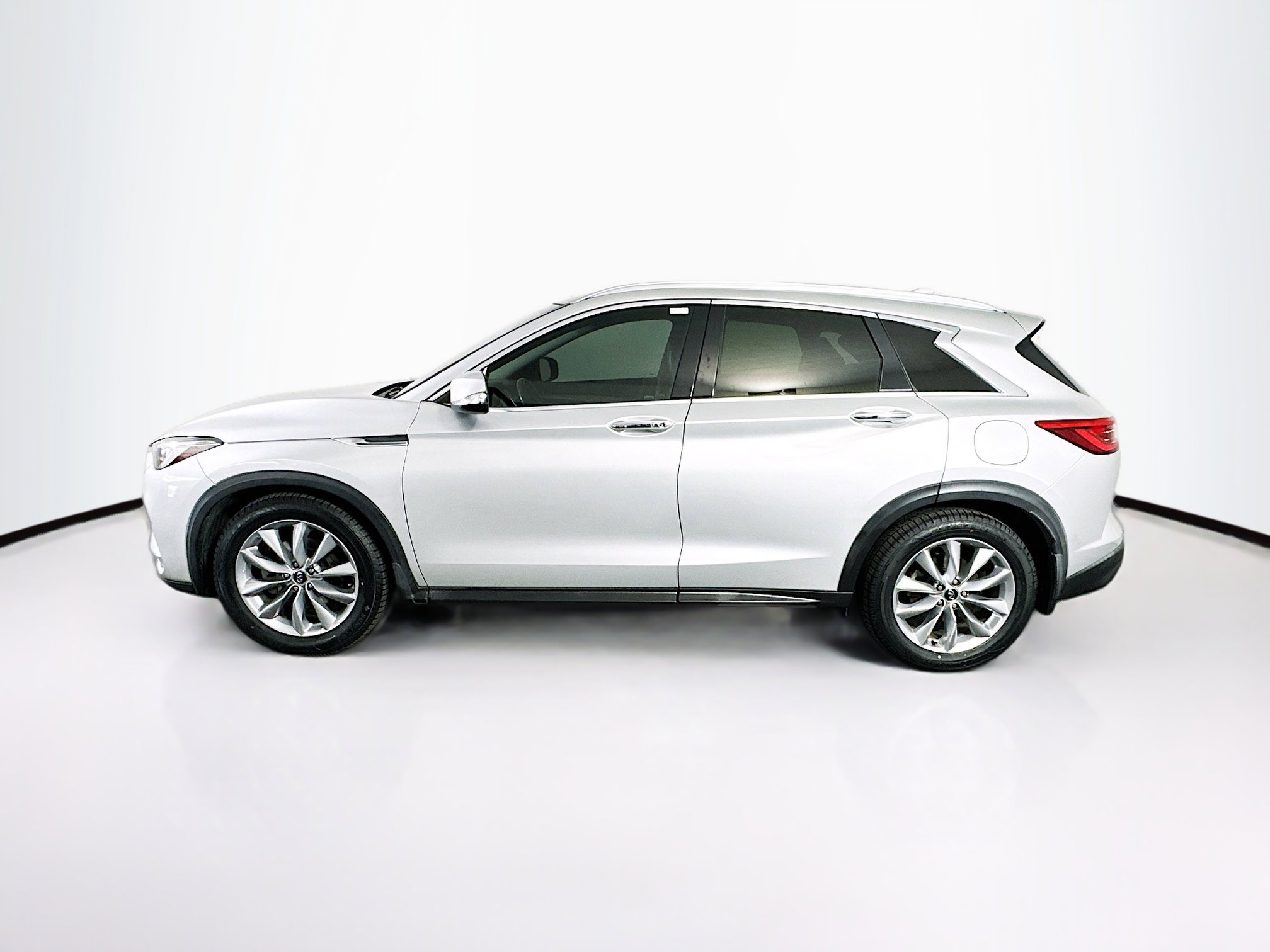 Used 2019 INFINITI QX50 Luxe w/ Navigation Package image 4