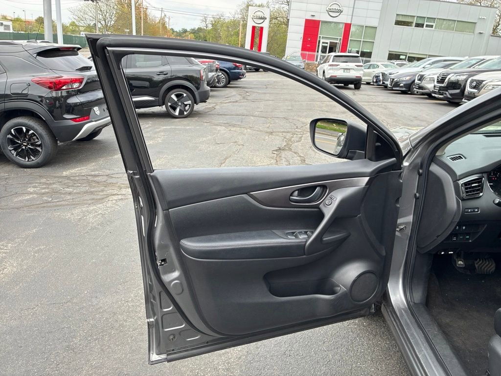 Used 2020 Nissan Rogue Sport S AWD/4WD image 15