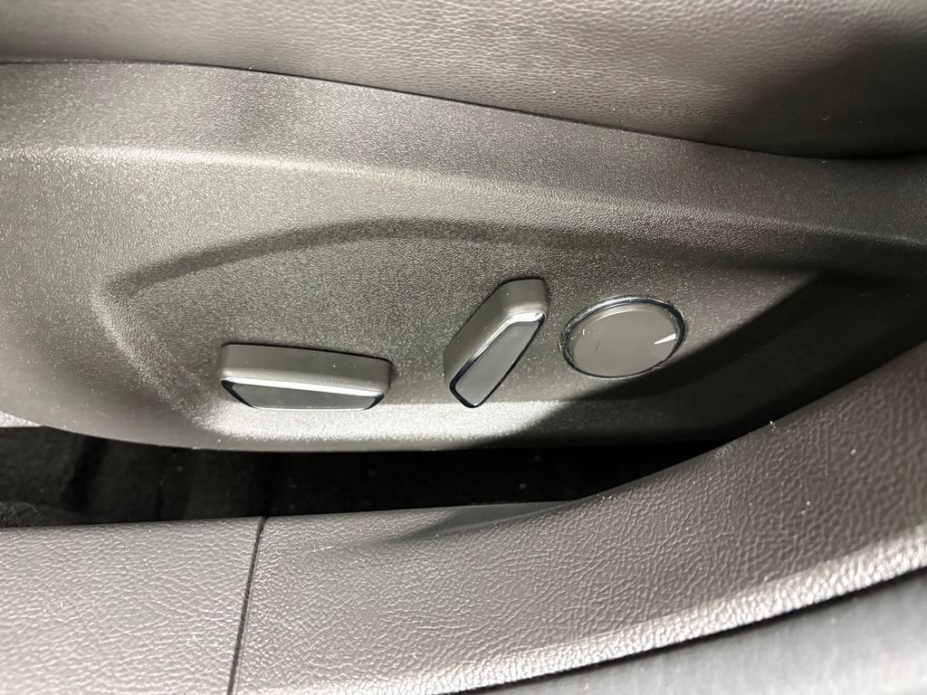 Used 2014 Ford Fusion Titanium FWD image 13
