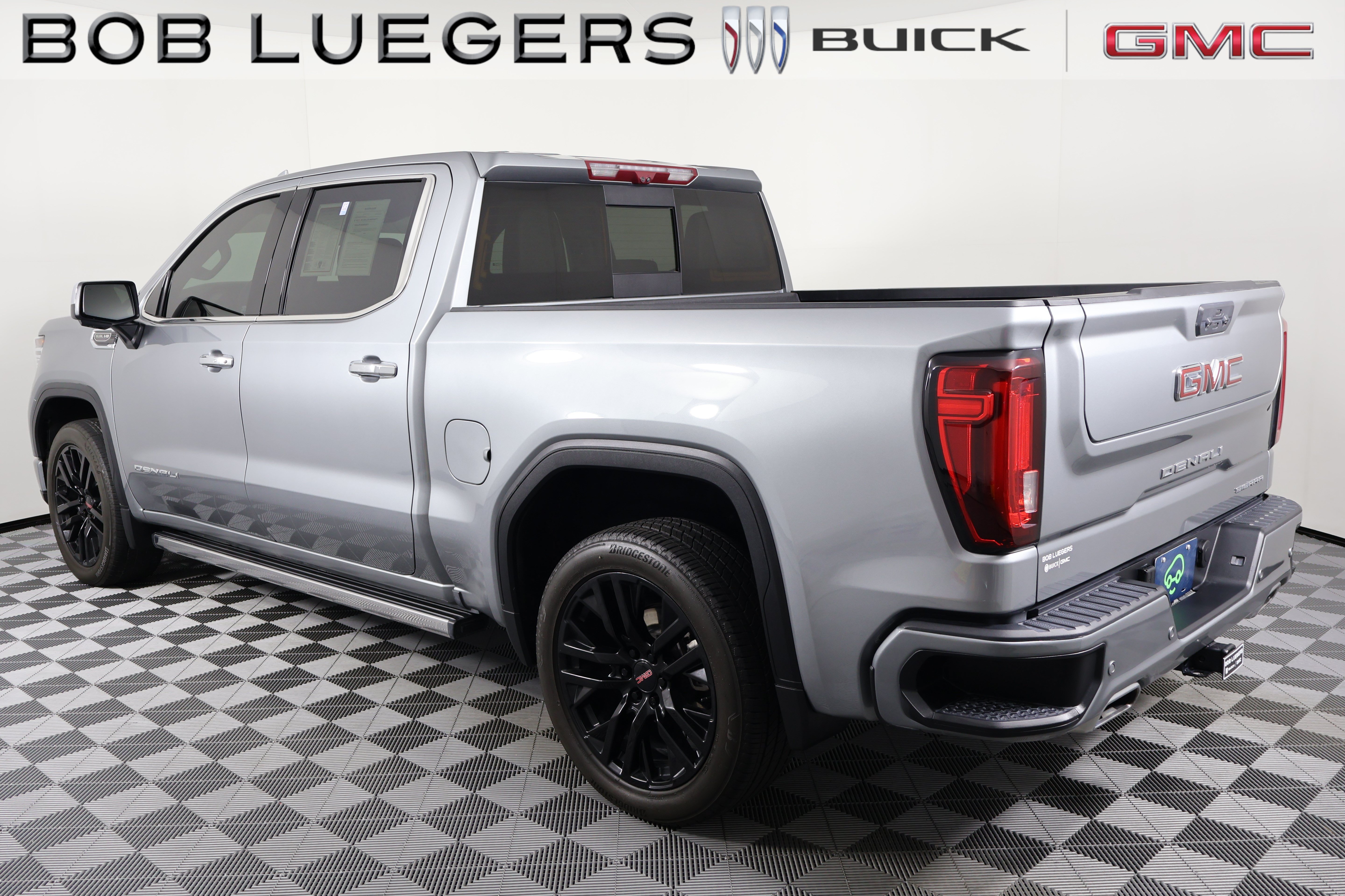 Certified 2024 GMC Sierra 1500 Denali w/ Denali Reserve Package AWD/4WD image 4