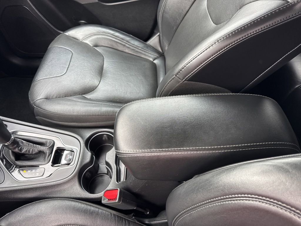 Used 2019 Jeep Cherokee Limited w/ Technology Group AWD/4WD image 43
