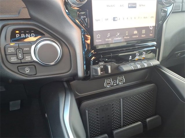 New 2026 RAM 1500 4x4 Crew Cab image 17