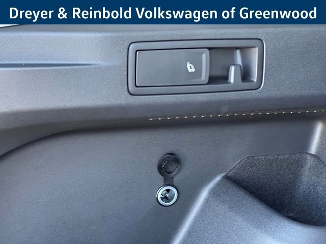 New 2025 Volkswagen Tiguan SE image 35
