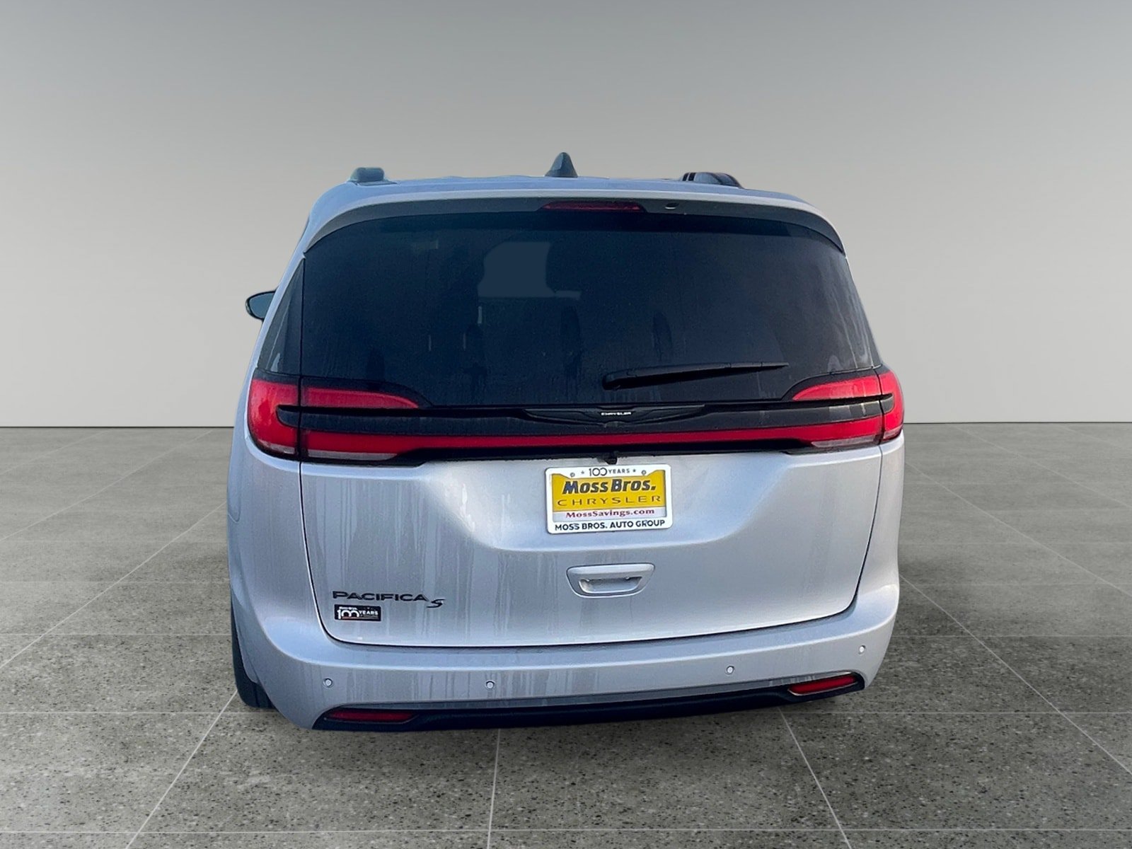 New 2026 Chrysler Pacifica Select w/ S Appearance Package FWD image 4