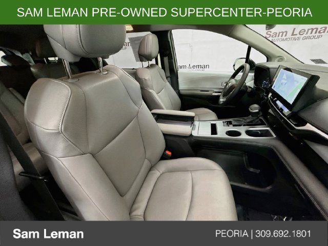 Used 2025 Toyota Sienna XLE w/ XLE Plus Package AWD/4WD image 30