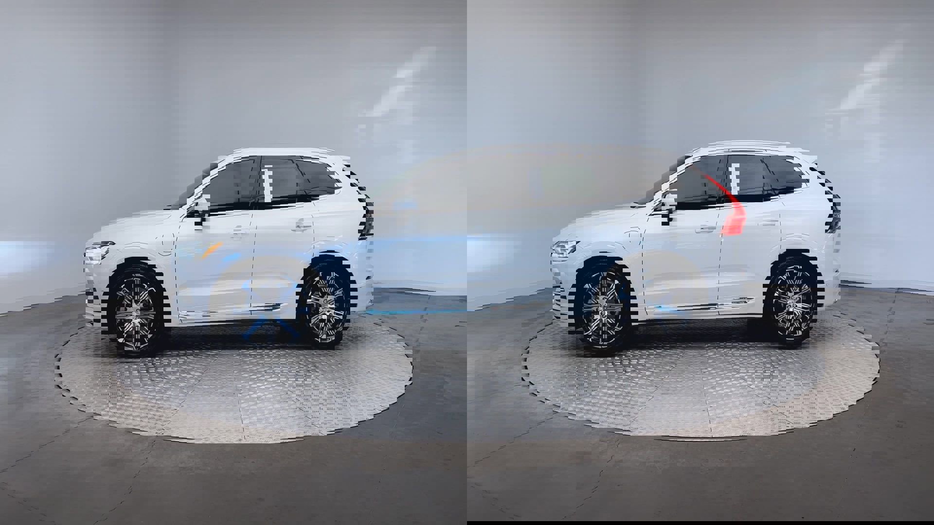 Used 2021 Volvo XC60 T8 Inscription w/ Advanced Package image 5