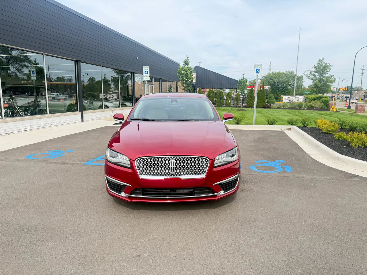 Used 2017 Lincoln MKZ Select w/ Select Plus Package FWD image 2