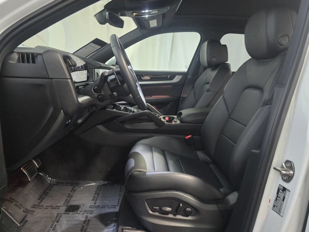Certified 2025 Porsche Cayenne S AWD/4WD image 14