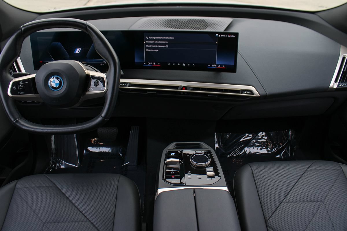 Used 2024 BMW iX xDrive50 w/ Premium Package AWD/4WD image 12