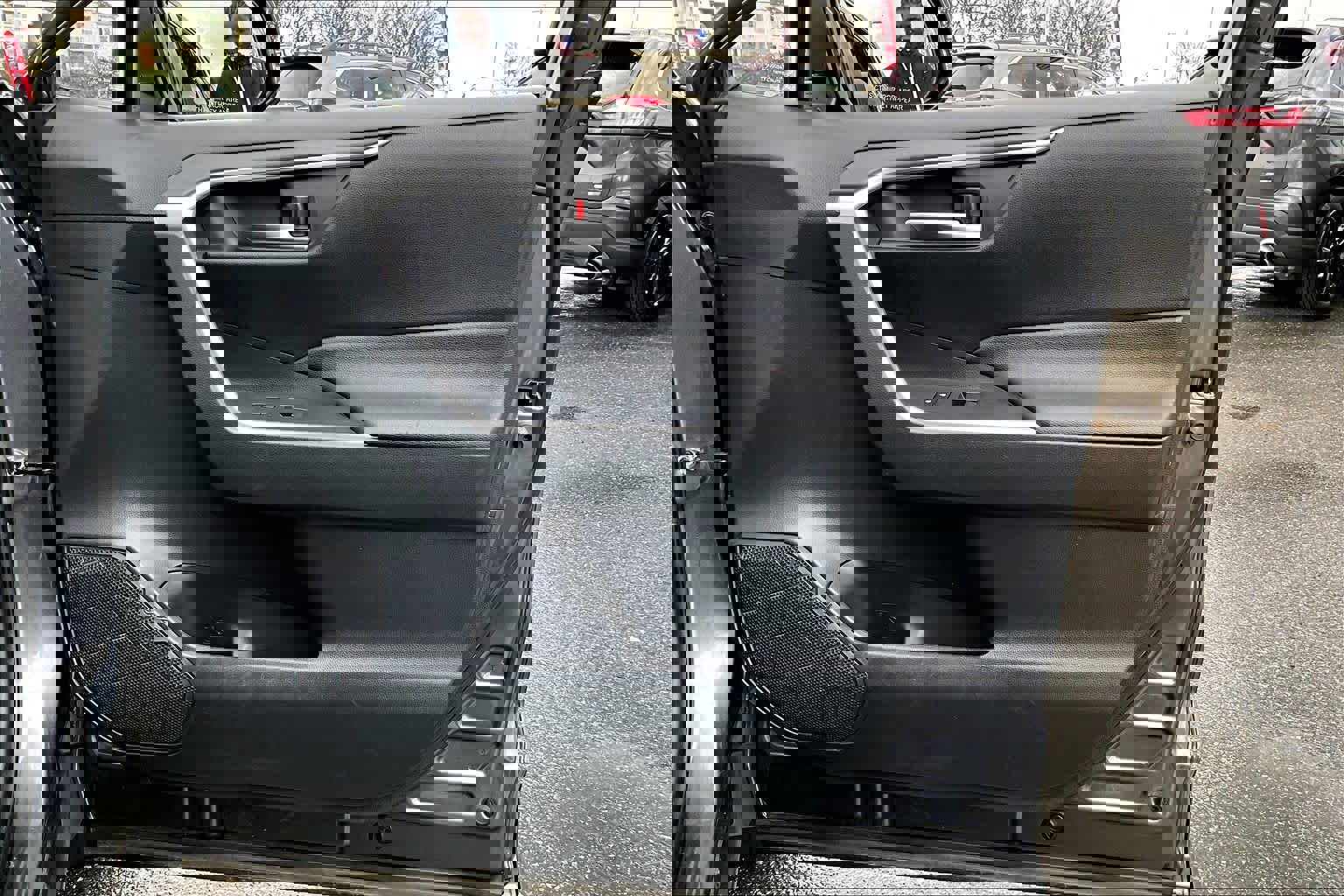 Used 2020 Toyota RAV4 XLE w/ Convenience Package image 22