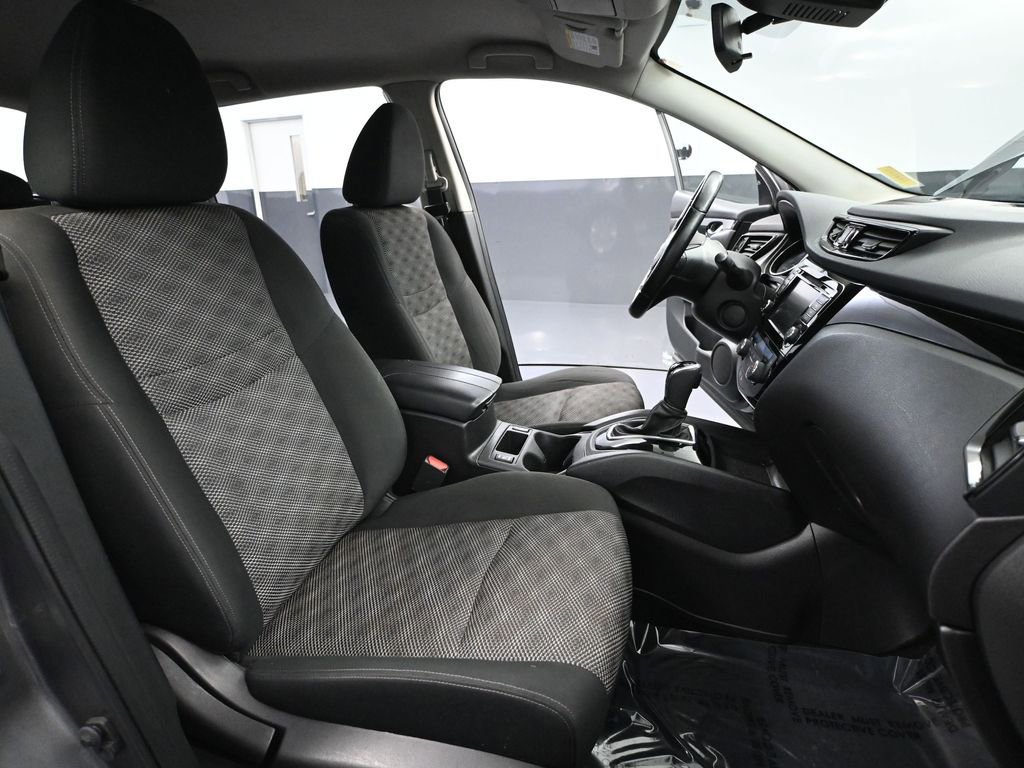 Used 2021 Nissan Rogue Sport SV image 45