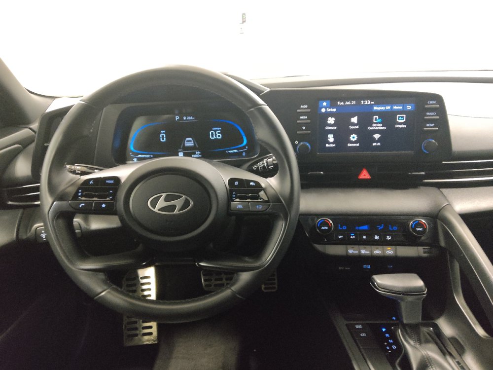 Used 2025 Hyundai Elantra Sport FWD image 22