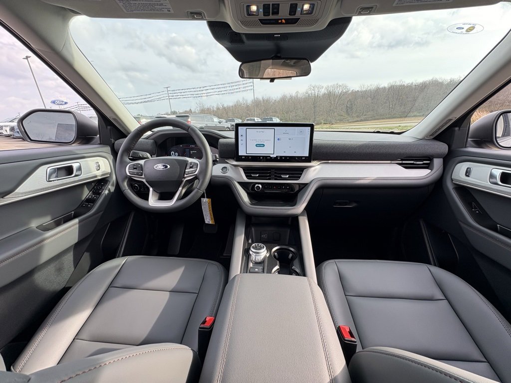 New 2026 Ford Explorer Active w/ Active Comfort Package image 32