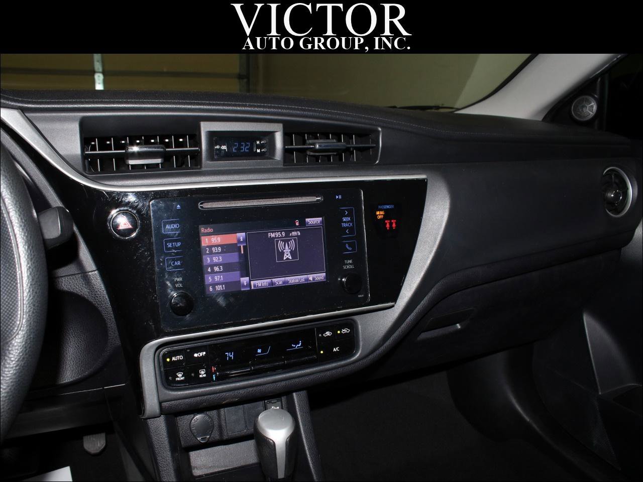 Used 2019 Toyota Corolla LE image 19