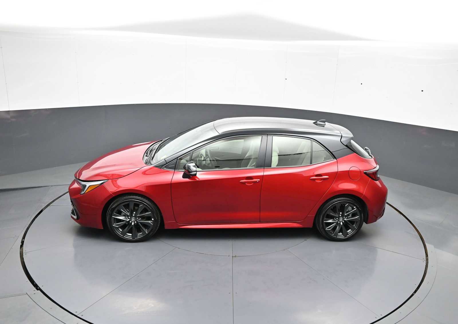 Used 2025 Toyota Corolla XSE FWD image 38