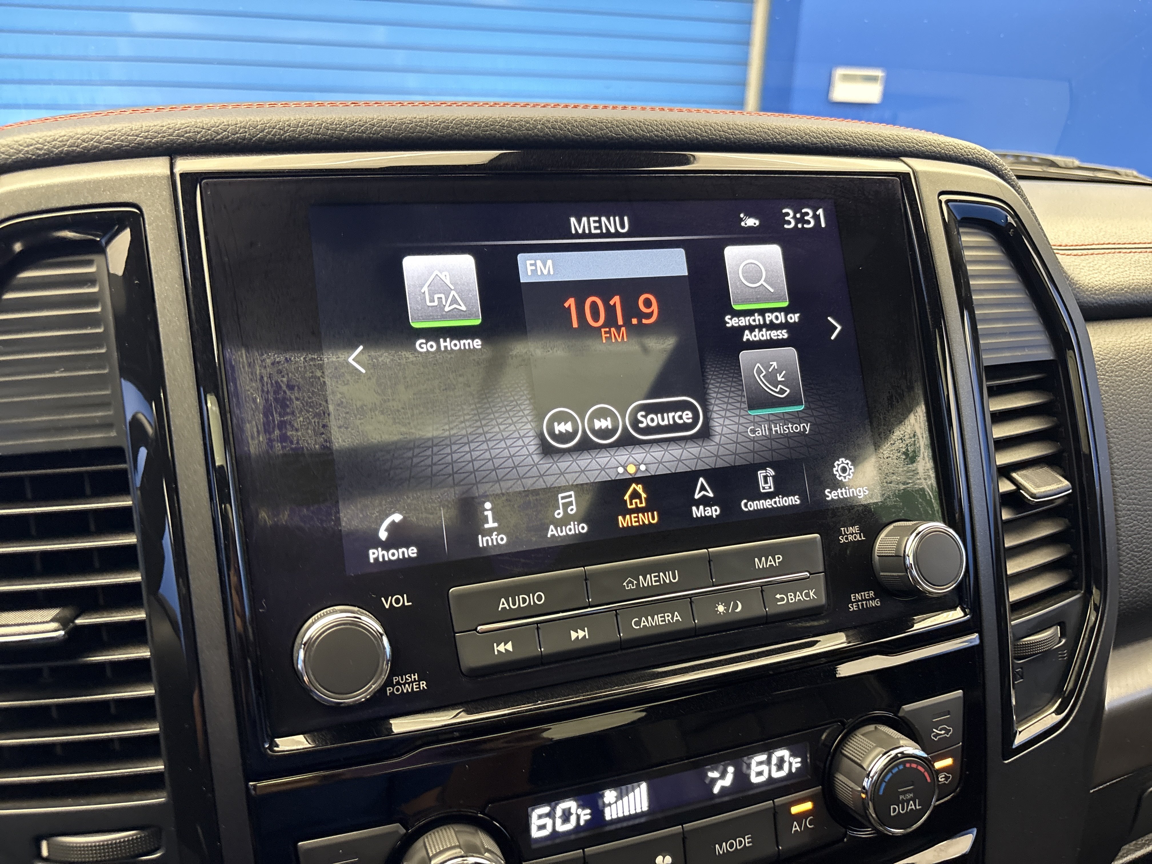 Used 2023 Nissan Titan PRO-4X w/ Pro-4x Convenience Package AWD/4WD image 19