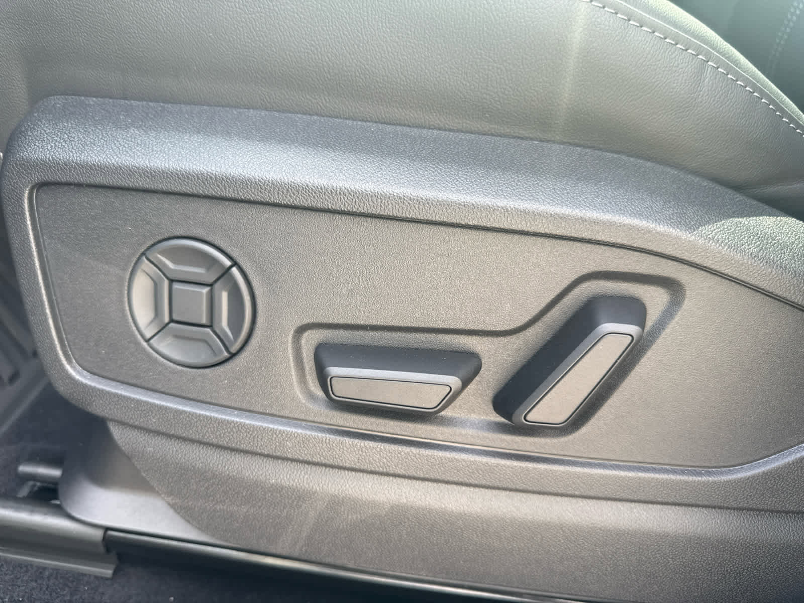 New 2025 Audi Q5 Premium Plus image 14