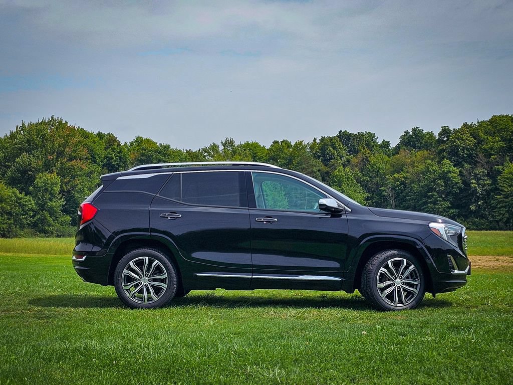 Used 2018 GMC Terrain Denali w/ Advanced Safety Package AWD/4WD image 2
