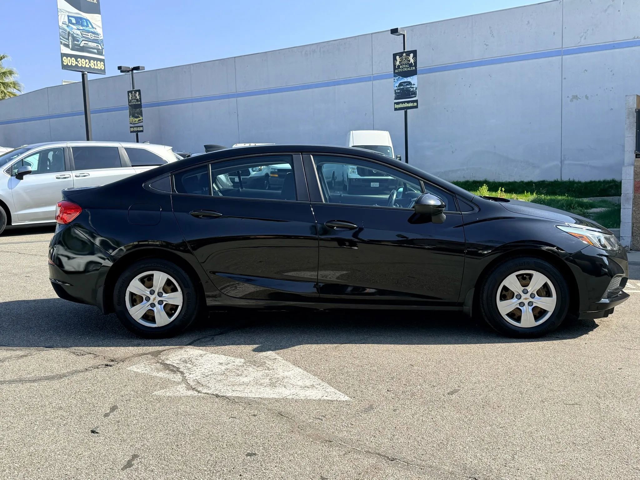 Used 2017 Chevrolet Cruze LS image 4
