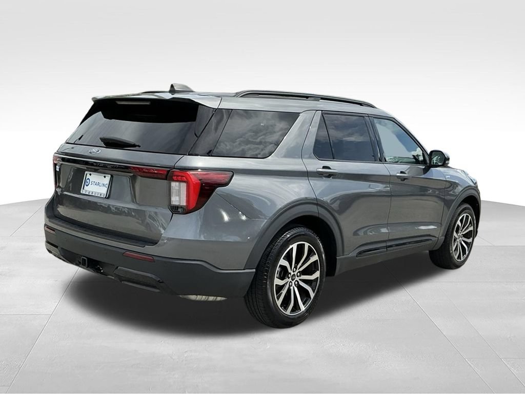 Used 2025 Ford Explorer ST-Line w/ Premium Package RWD image 11