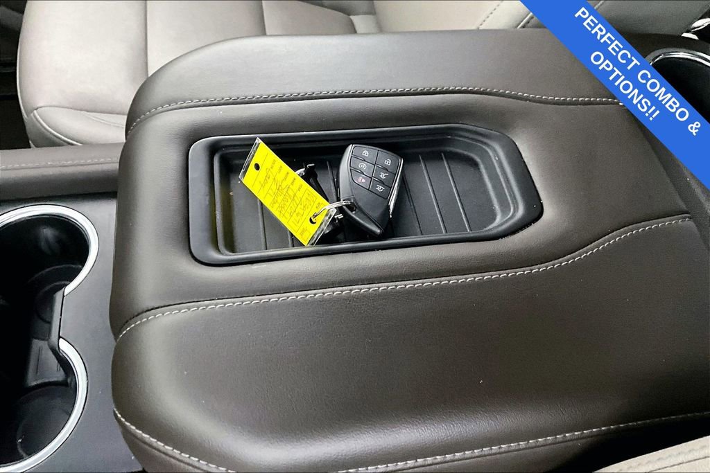 Used 2024 Chevrolet Suburban Z71 w/ Luxury Package image 14