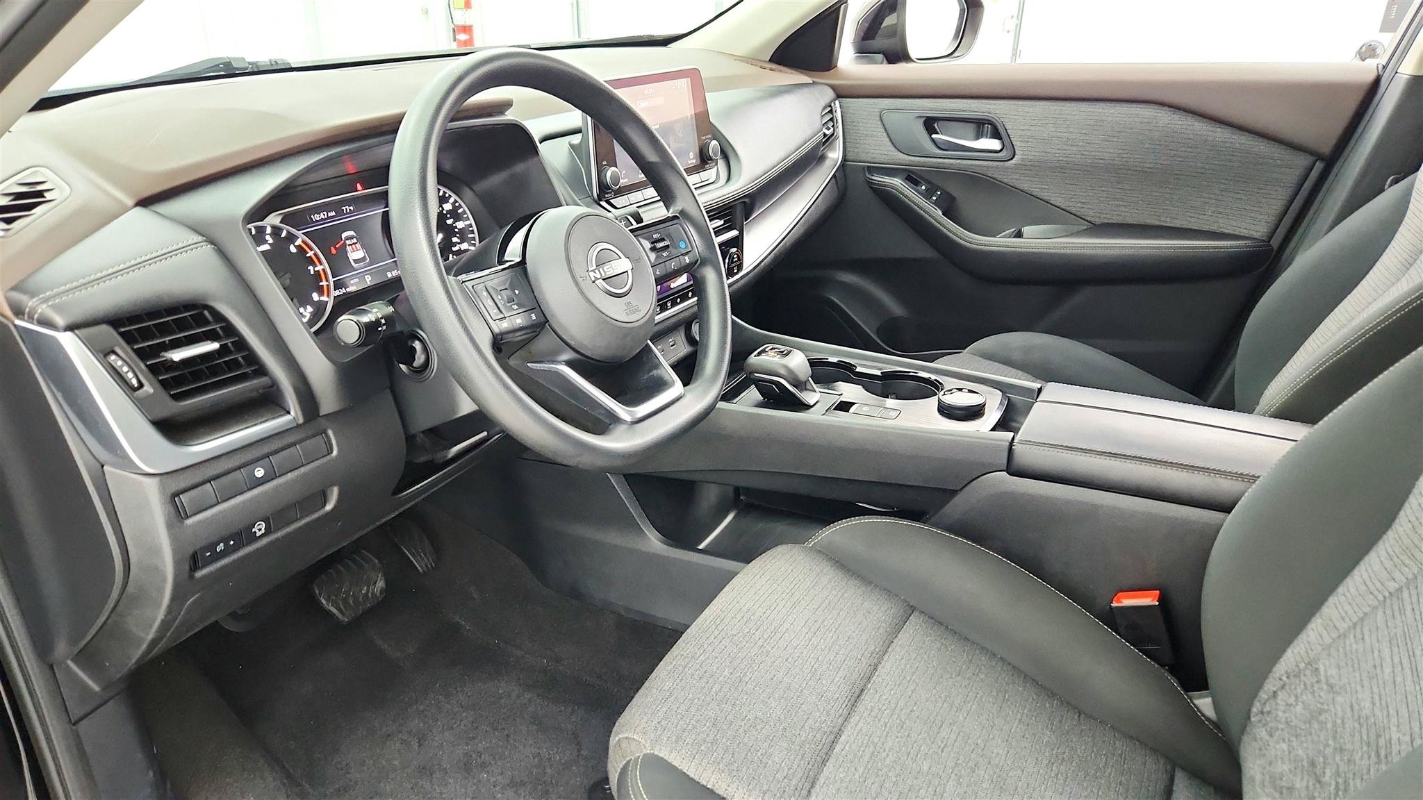 Used 2023 Nissan Rogue SV AWD/4WD image 9