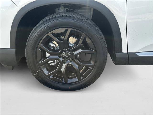 New 2025 Honda Pilot Touring image 10