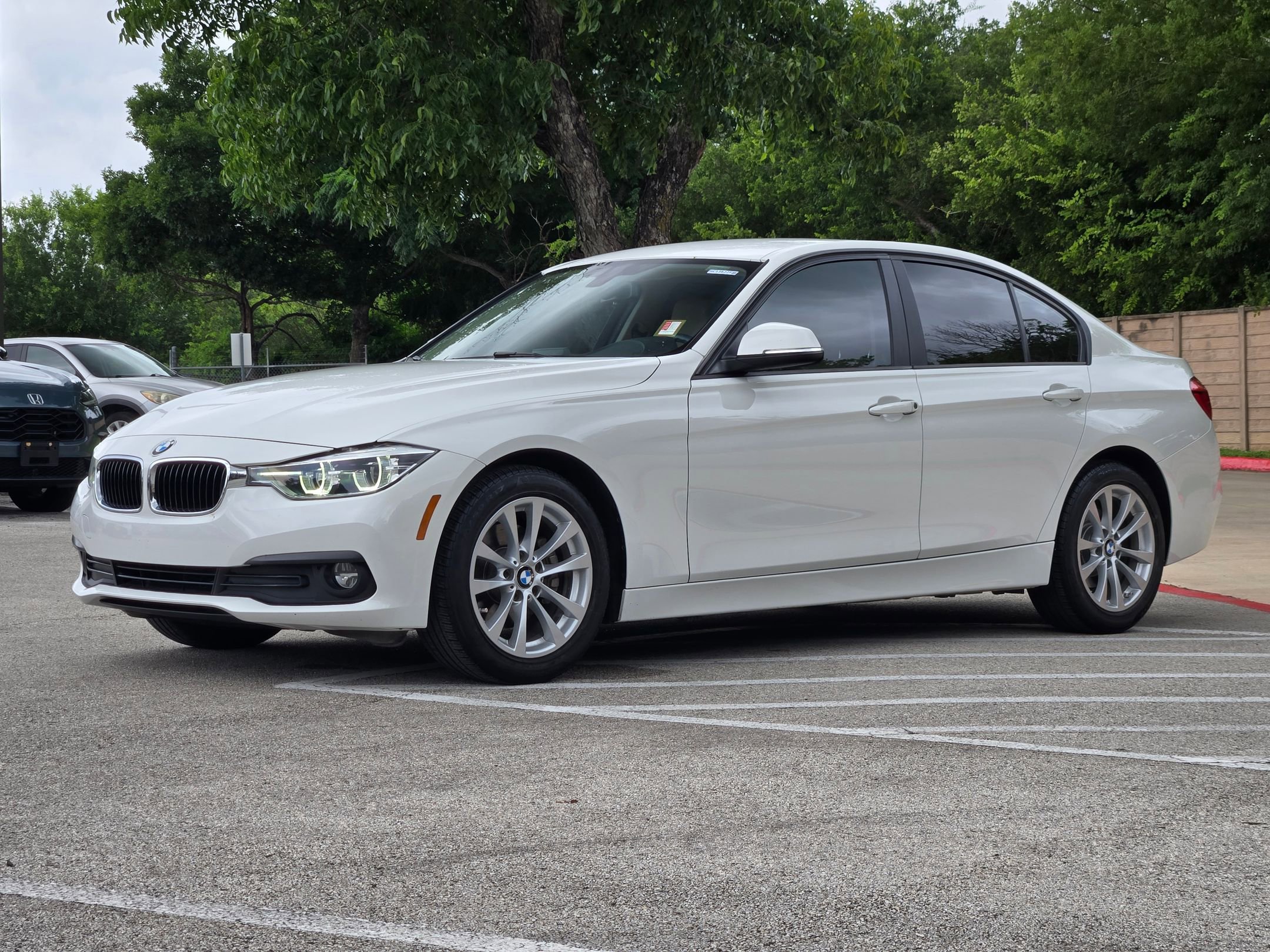 Used 2016 BMW 320i Sedan RWD image 7