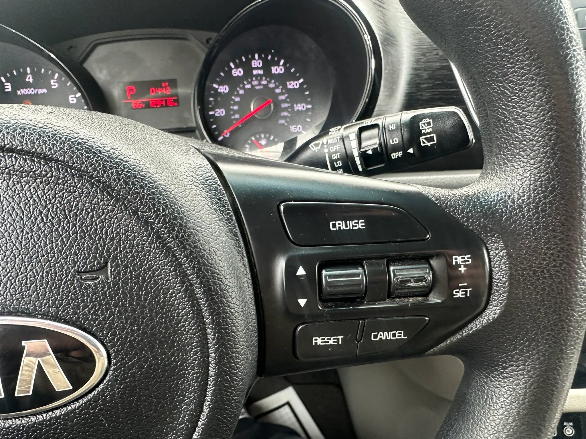 Used 2016 Kia Sedona LX w/ LX Convenience Package FWD image 18