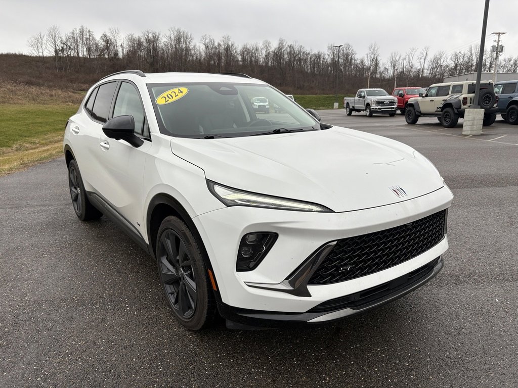 Used 2024 Buick Envision Sport Touring image 7