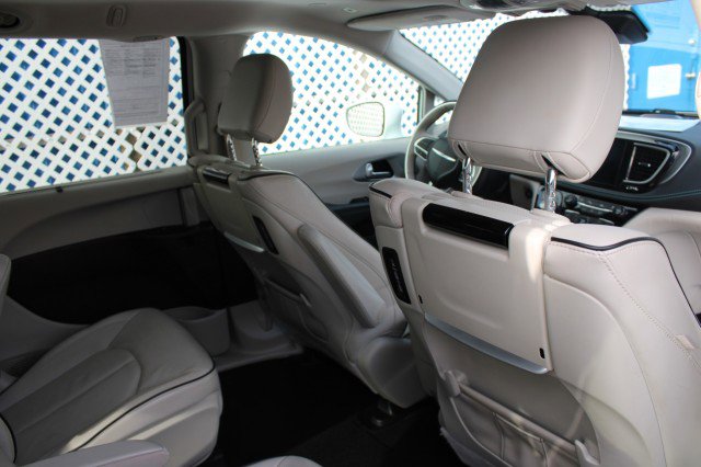 Used 2018 Chrysler Pacifica Limited w/ Advanced Safetytec Group image 17