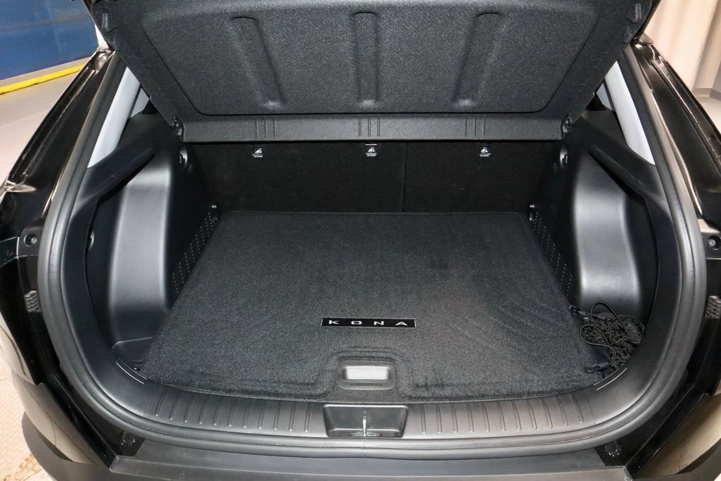 Certified 2025 Hyundai Kona SEL AWD/4WD image 17