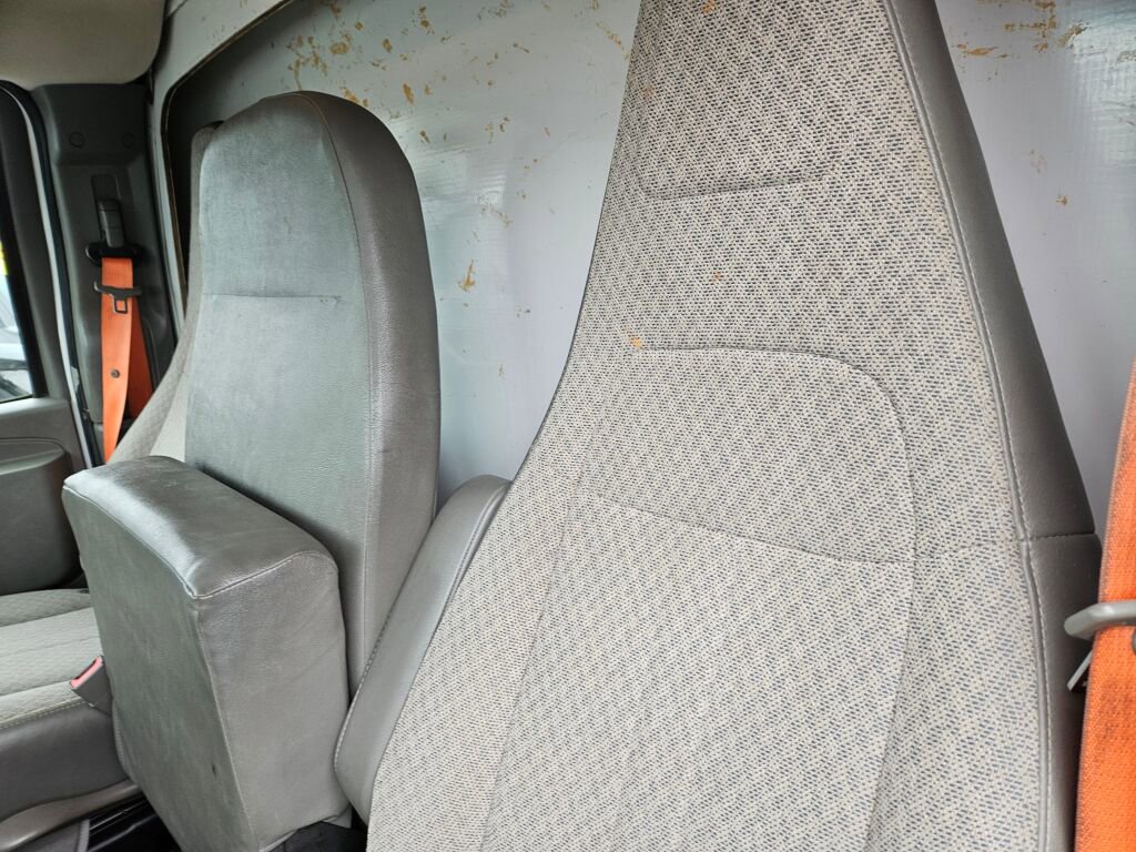 Used 2016 Chevrolet Express 3500 Extended image 12