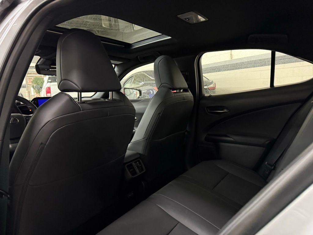 Used 2023 Lexus UX 250h 250h Premium w/ Accessory Package (Z2) image 15