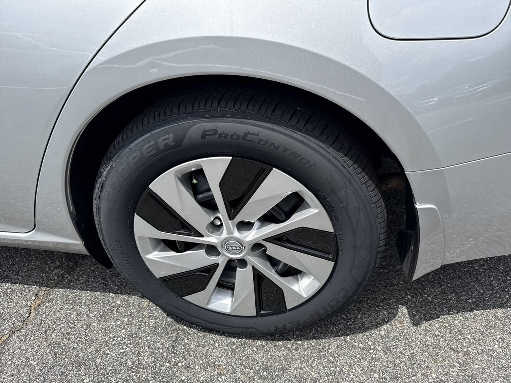 Used 2024 Nissan Altima 2.5 S FWD image 19