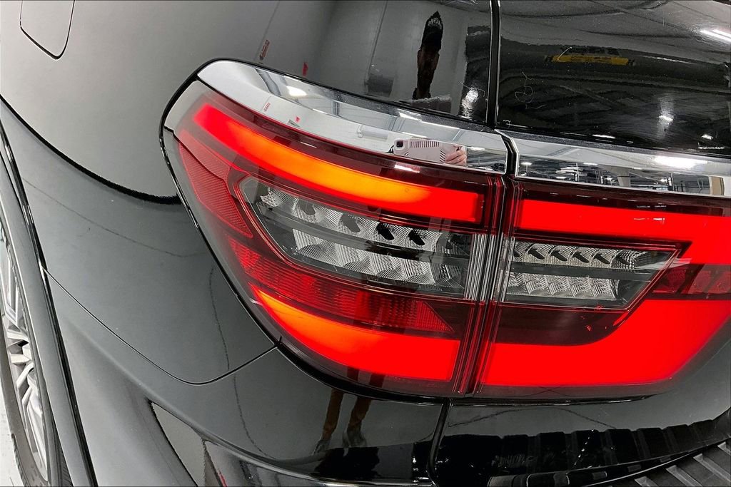 Used 2022 Nissan Armada SL image 38