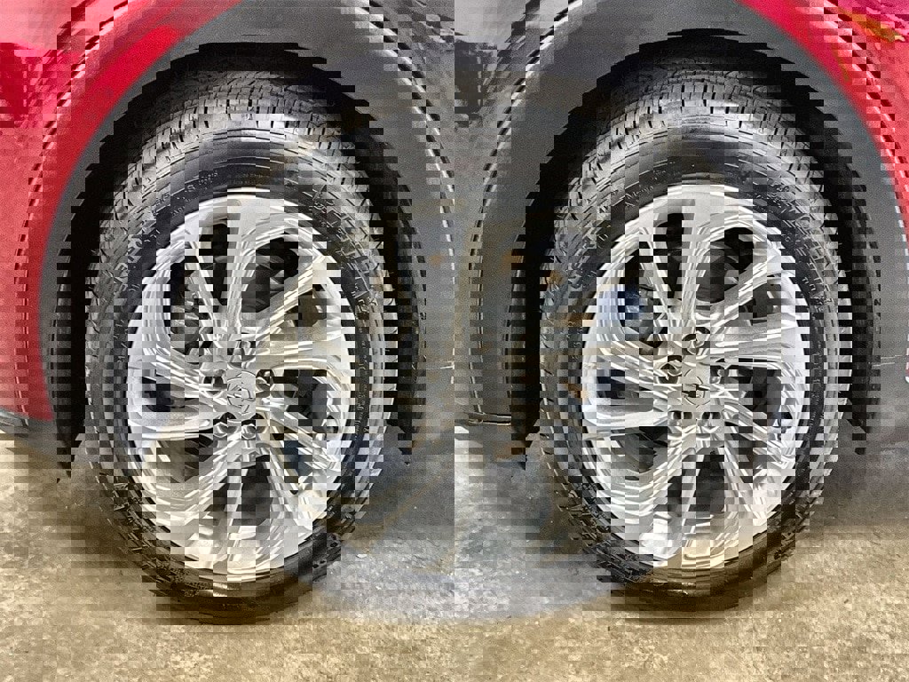 Used 2022 Chevrolet Bolt EUV LT w/ Comfort Package image 30