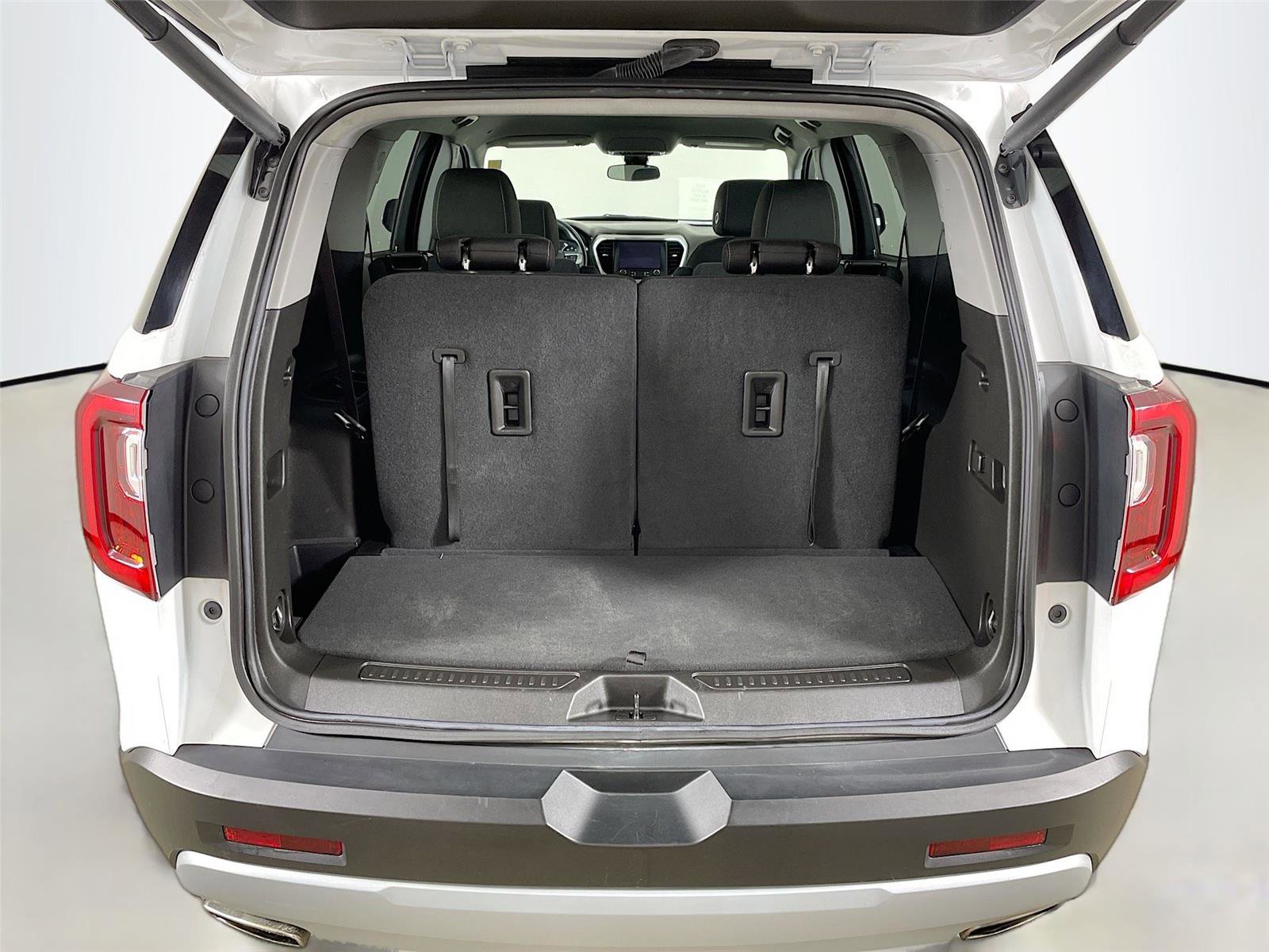 Used 2023 GMC Acadia SLE w/ Driver Convenience Package image 25