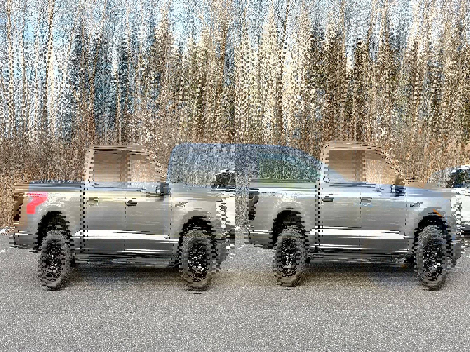 New 2025 Ford F150 Lightning XLT image 29