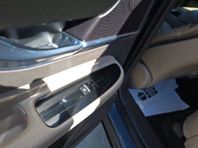 Used 2023 Lincoln Corsair Reserve image 24