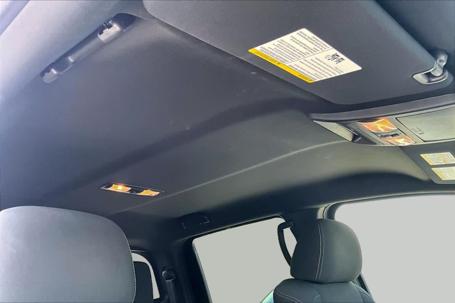 Used 2019 Nissan Titan SV w/ SV Convenience Package AWD/4WD image 14
